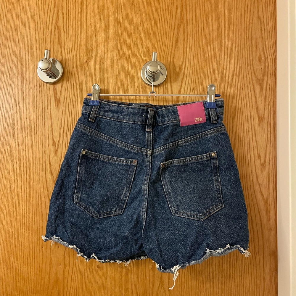 Zara Women's Dark Wash Denim Shorts